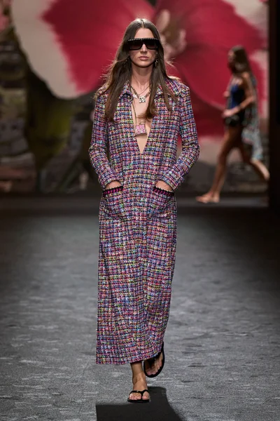 Look 2